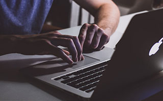 开云体育在线下载-某支球队被解散引发球迷强烈抗议